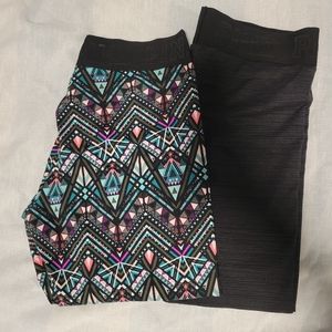 2 VS Pink Cropped Leggings